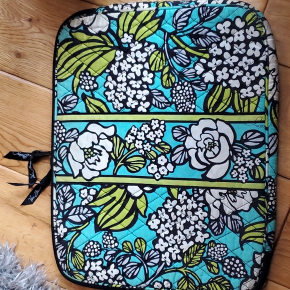 Vera Bradley 11x14 green,aqua,white, blk zipper bag - Picture 3 of 14